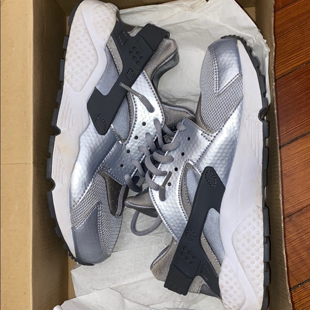 Woman’s air huarache run